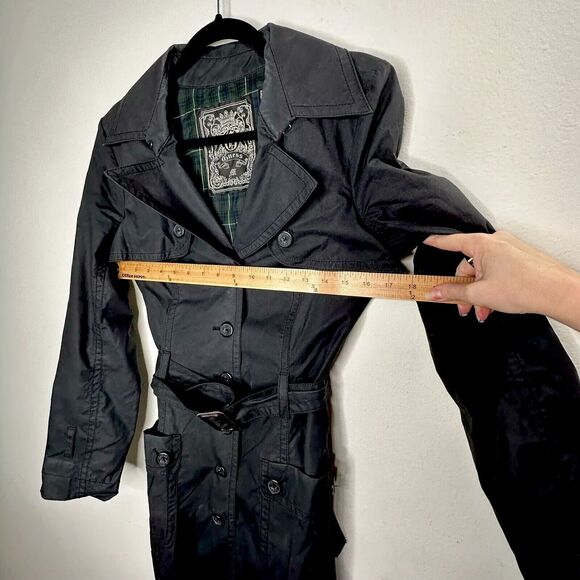 Guess Black Button Down Belted Trench Coat Navy and Green Plaid Interior M - Picture 11 of 13